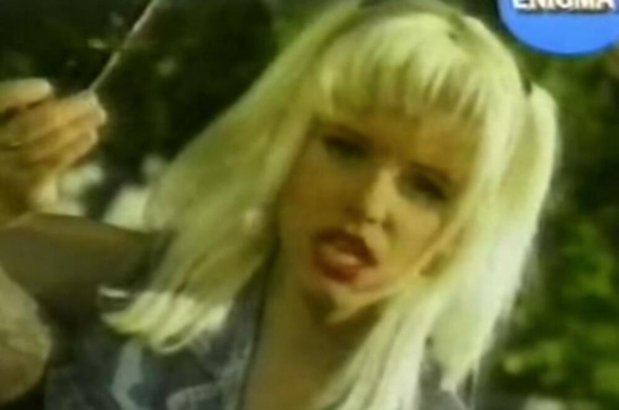 NA OPERACIJE PUKLA 45.000 EVRA! Dara Bubamara ne krije da voli da uloži u sebe, a ovako je izgledala na početku karijere  (FOTO)