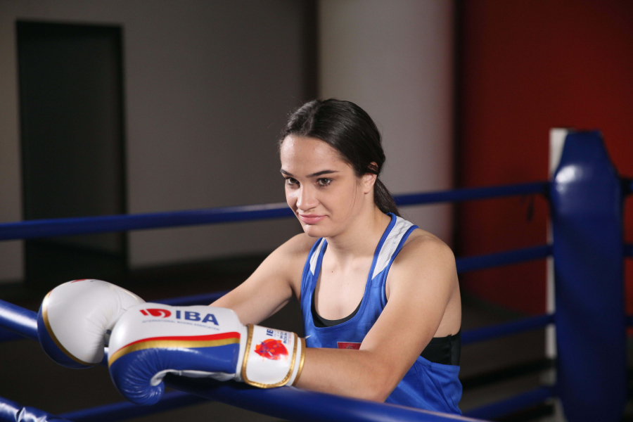 SARA ĆIRKOVIĆ GOST ALO! Najjača Srpkinja bije kao macolom, cilja olimpijsko zlato u boksu