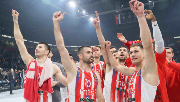 URNEBESAN MOMENAT NA DERBIJU U "ARENI" Pogledajte šta je uradila navijačica u crno-belom posle trojke Nedovića (VIDEO)