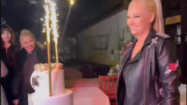 PROSLAVILA 44. ROĐENDAN Ilda Šaulić progovorila o željama, EVO ZBOG KOGA JE PEVAČICA ZAPLAKALA!