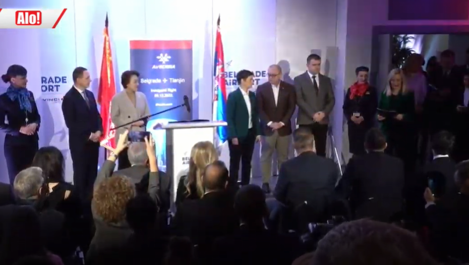 ISTORIJSKO POLETANJE! Prvi avion iz Beograda kreće za Tjenđin, premijerka Brnabić na aerodromu! (VIDEO)