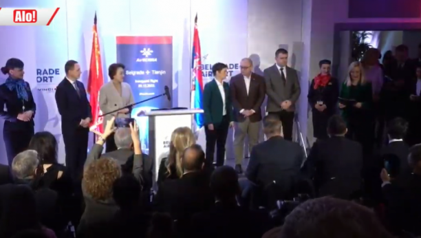 ISTORIJSKO POLETANJE! Prvi avion iz Beograda kreće za Tjenđin, premijerka Brnabić na aerodromu! (VIDEO)