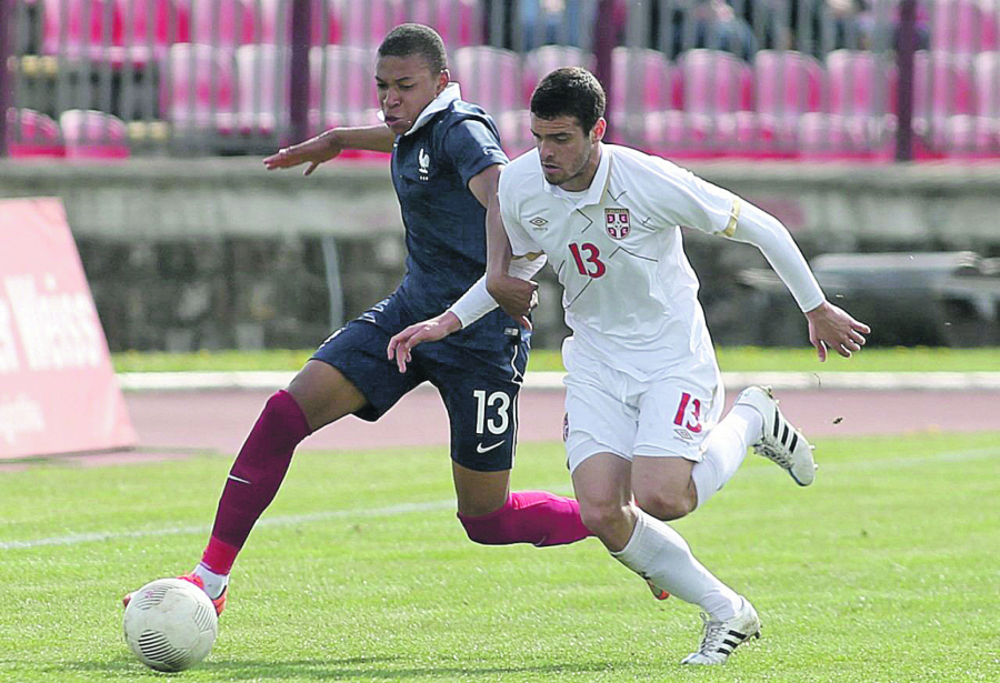SEĆANJE Golgeter Mundijala pamti stadion Čika Dača: MBAPE KAO JUGO 45 - iz Šumadije krenuo u svet