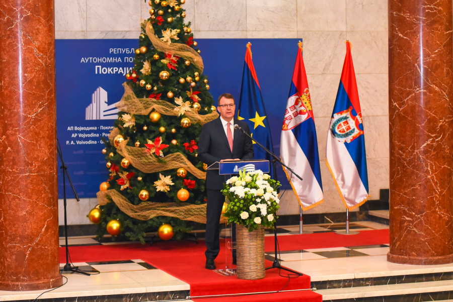 Mirović uručio Pokrajinsko priznanje „Ljudevit Mičatek“ Suzani Kujundžić Ostojić (FOTO)