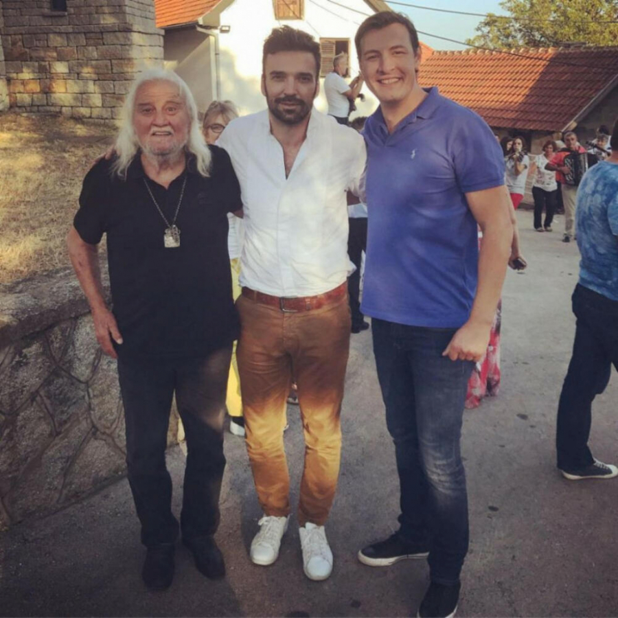 NEĆETE VEROVATI KO JE BRAT IVANA BOSILJČIĆA: Hipnotisao je žene u Srbiji, igra u poznatoj seriji, kakav ŠOK! (FOTO)