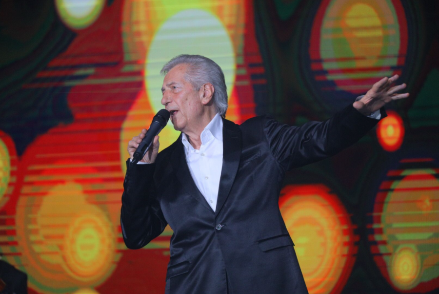 PREPUNA ARENA, MIROSLAV ILIĆ DOVEO ATMOSFERU DO USIJANJA: Zahvalio se publici na 50 godina karijere, a onda pustio suze radosnice! (VIDEO)