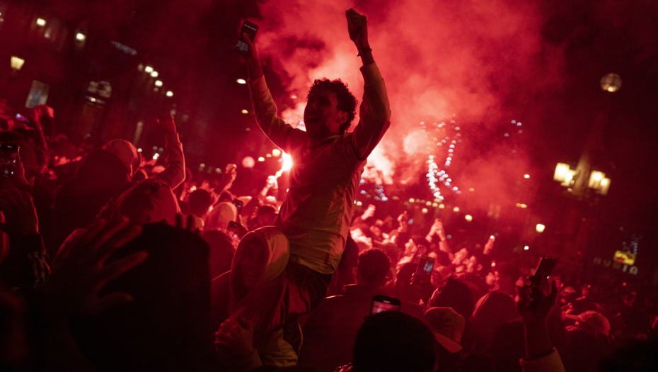 MAROKANCI "ZAPALILI" HOLANDIJU Veliko slavlje na ulicama nakon prolaska u polufinale, policija morala da reaguje (FOTO)