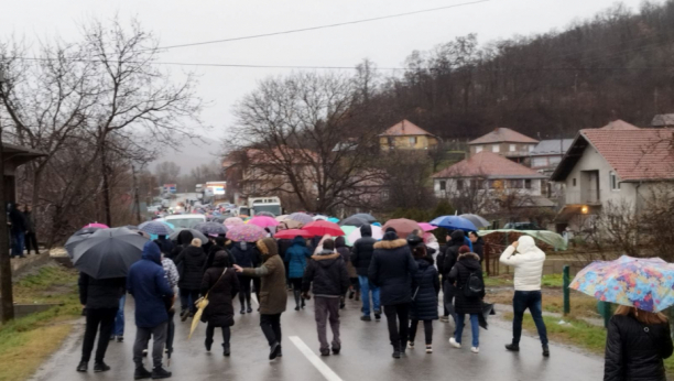 "DO POSLEDNJEG ATOMA SNAGE!" Srbi se mole za mir i opstanak (VIDEO)