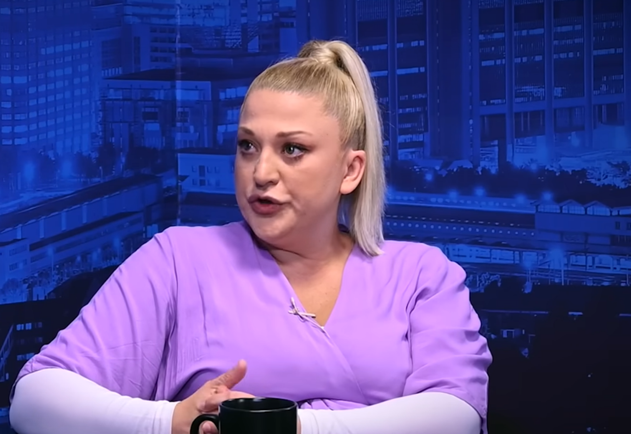 KARLEUŠA SUROVA PREMA SRPSKOJ GLUMICI: Mogla sam i gora da budem, nisam je nabila na ražanj!