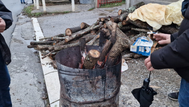 SRBI I DALJE NA BARIKADAMA Rafalna paljba u Rudaru, dve detonacije u Kosovskoj Mitrovici (VIDEO)