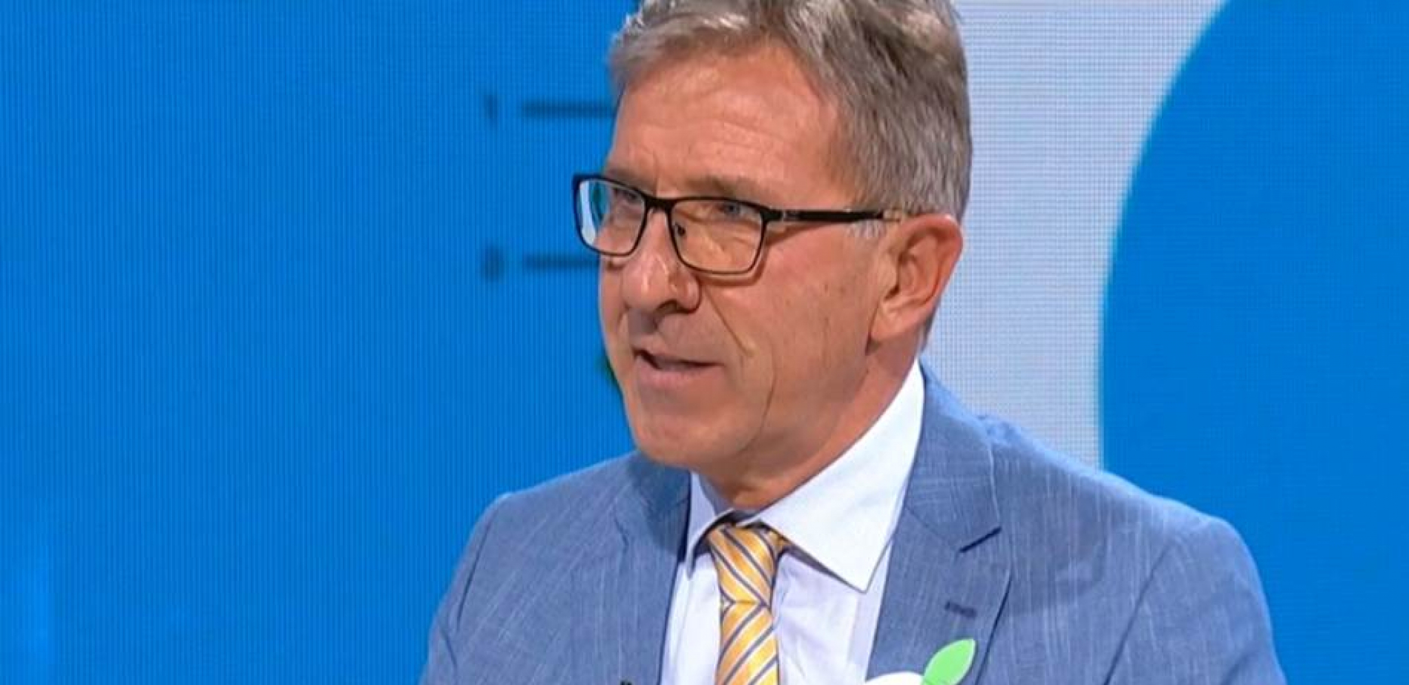 U KISELOM ORGANIZMU NASTAJU I NAJTEŽE BOLESTI Doktor Ivanov otkrio kako 4 badema utiču na želudac, a evo šta je rekao o sodi bikarboni