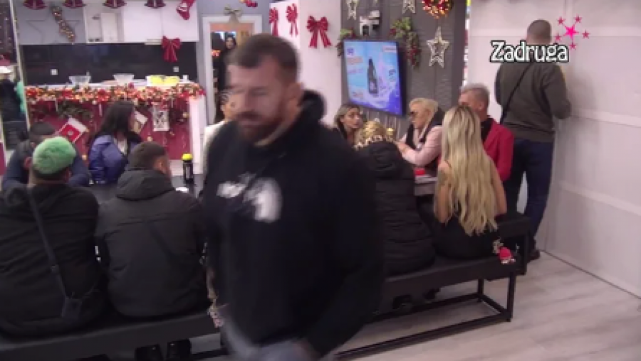 DA ČOVEČANSTVO ZAVISI OD TOGA, NE BIH JE JE*AO Car srčano branio Aleks, udario na Takija, Maja pobesnela