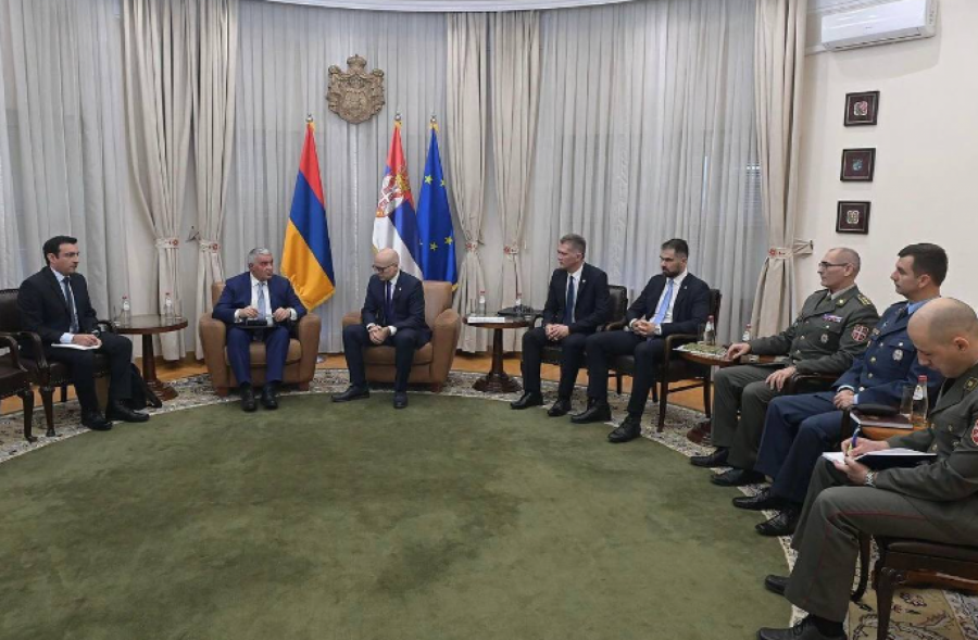 Potpredsednik Vlade i ministar odbrane Miloš Vučević, sastao se sa ambasadorom Republike Jermenije (FOTO)