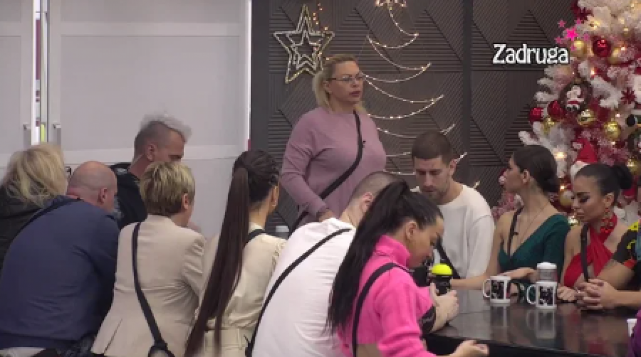 TI SI KORISTOLJUBIVA, A NE JA Car i Zola osuli rafalnu paljbu po Mariji zbog toga što Bebici prašta sve, skandal