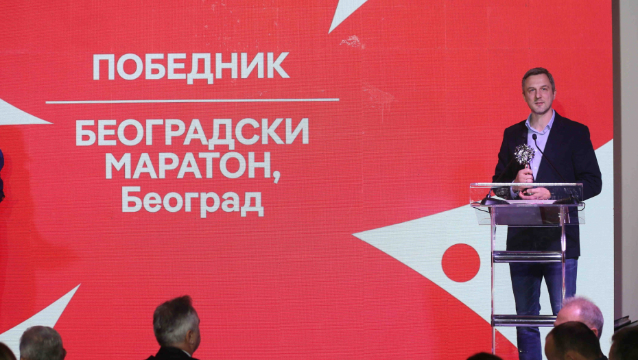 BEOGRADSKI MARATON DOBITNIK PRESTIŽNE NAGRADE "TURISTIČKI CVET" Direktor Habuš poručio: Nastavićemo da doprinosimo turističkom razvoju Srbije (FOTO GALERIJA)