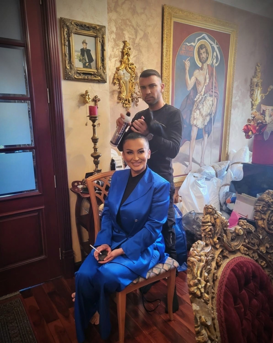 ŠOK Andreana Čekić skinula periku, pa pokaza svoju prirodnu kosu (FOTO)