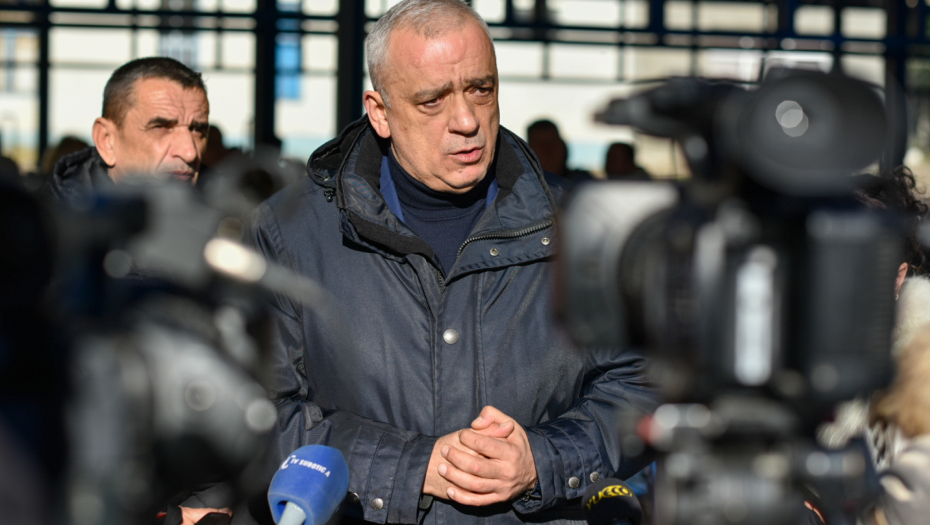 Gradonačelnik Bakić obišao novoizgrađeni Turističko-manifestacioni trg u Čantaviru (FOTO)