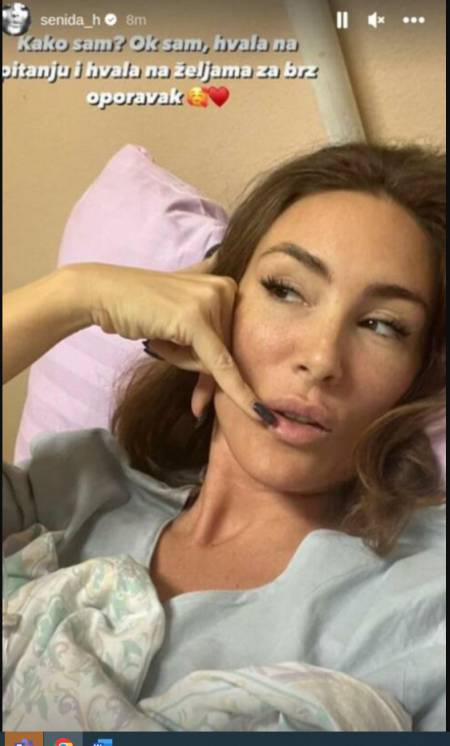 OGLASILA SE IZ BOLNICE Senidah završila na infuziji, a sada je pevačica iz bolničke sobe fanovima poručila OVO (FOTO)