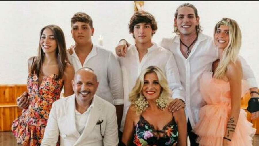 OVO JE VANBRAČNI SIN SINIŠE MIHAJLOVIĆA Svi su pričali kako se Arijana ophodila prema njemu, isplivala prava istina!