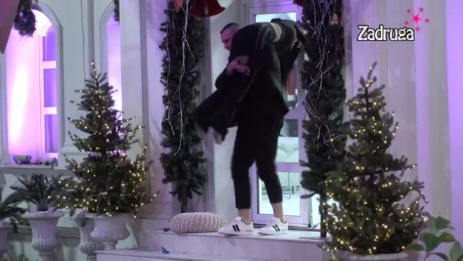 ZADRUGARI U ŠOKU Filip i Maja na korak do pomirenja, CAR JE IZNEO IZ KUĆE NA RAMENIMA