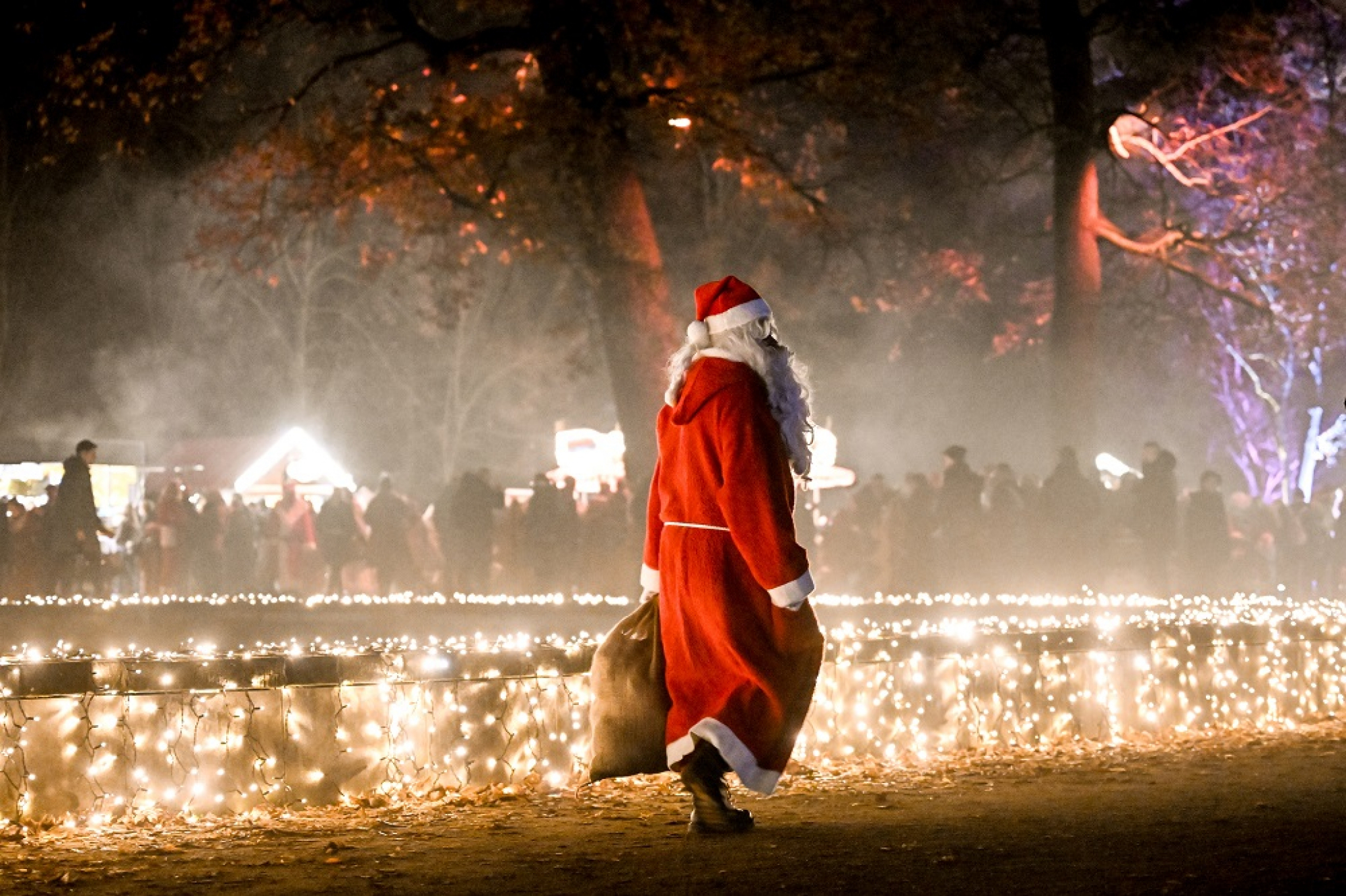ZA POLA SATA UZME 100 EVRA: Počinje trka za ovim poslom u Srbiji, red slikanja, red poseta!