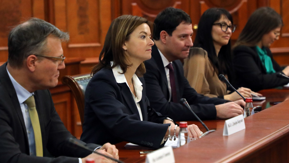 TRADICIONALNO DOBRI ODNOSI Premijerka Brnabić razgovarala sa ministarkom spoljnih poslova Slovenije Tanjom Fajon