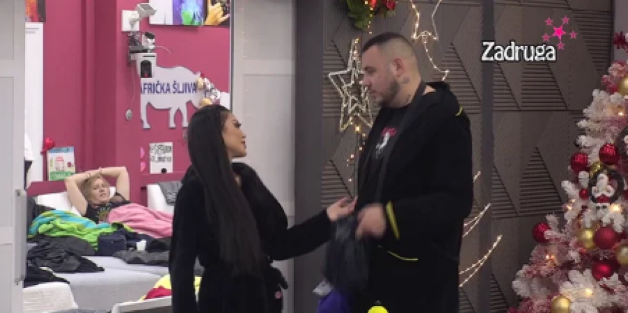 POKAZAO SAM TI ČETIRI PRSTA, RUKU NISI SKLANJALA Car otkrio Maji zašto sa njom sinoć nije išao do kraja