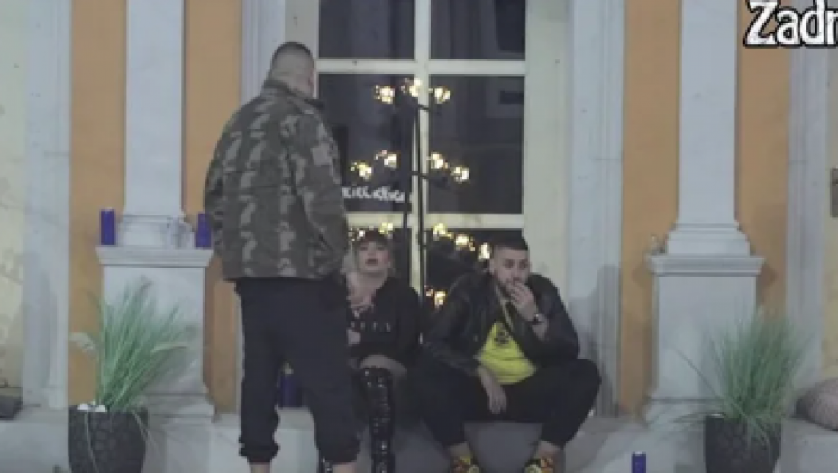 BEBICA VAS JE UREKAO Car i Zola izgubili mnogo para na ruletu, pa došli do ovog zaključka