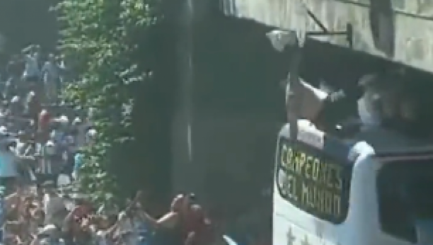 TRAGIČAN KRAJ PROSLAVE Pokušao da dođe do Mesija i drugova pa posle strašnog pada preminuo (VIDEO)