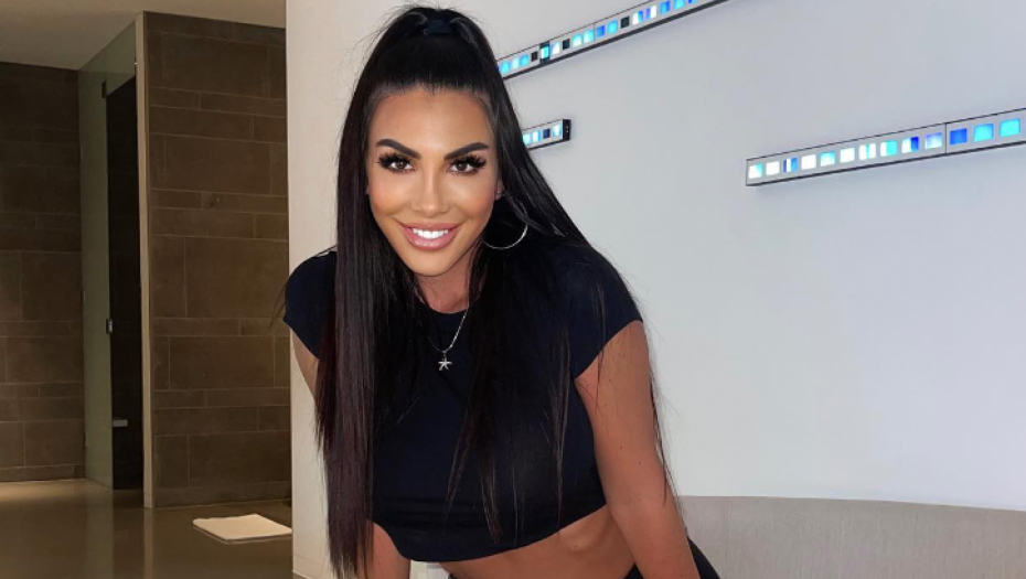 NJENI INTIMNI ODNOSI PRED KAMERAMA SU ŠOKIRALI GLEDAOCE Udala se za MOĆNOG Italijana, odjednom NESTALA, a evo kako danas izgleda! (FOTO)