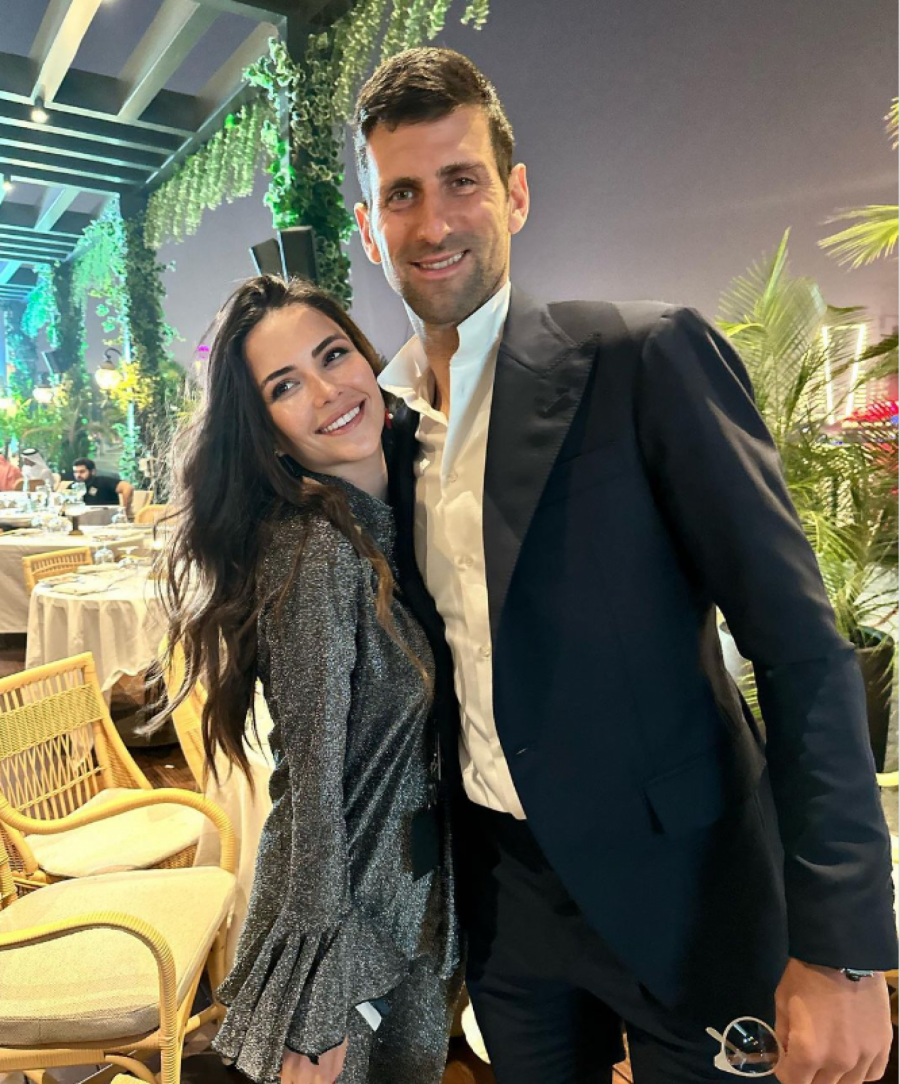 NOVAK ĐOKOVIĆ USNIMLJEN SA TURSKOM LEPOTICOM NA VEČERI Ona se odmah javno oglasila, zagrljeni i nasmejani! (FOTO)