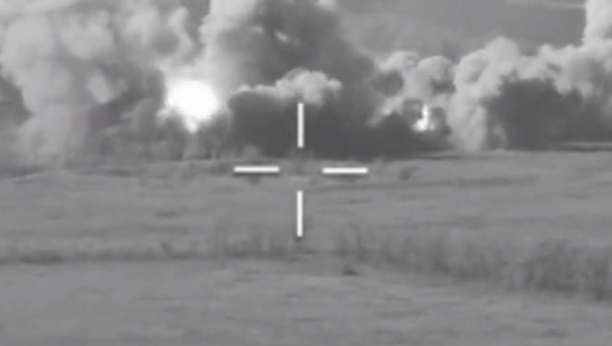 OSTALI SAMO DUGMIĆI Ruska artiljerija projektilima napala položaje ukrajinskih snaga (VIDEO)