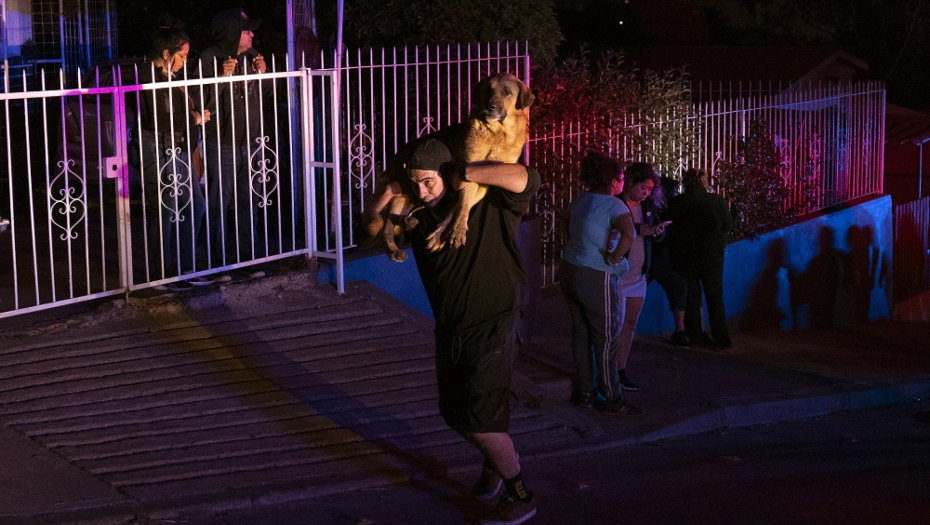 DVOJE LJUDI IZGORELO! Stravičan požar, gore šume i luka, očaj i beznađe!