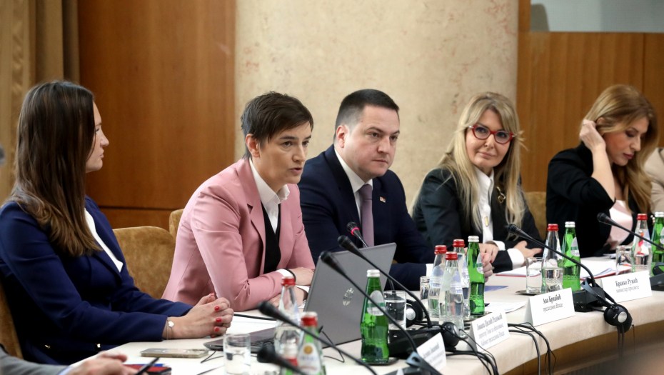 PREMIJERKA BRNABIĆ: Sa JISP-om do boljih odluka o daljem unapređivanju obrazovnog sistema
