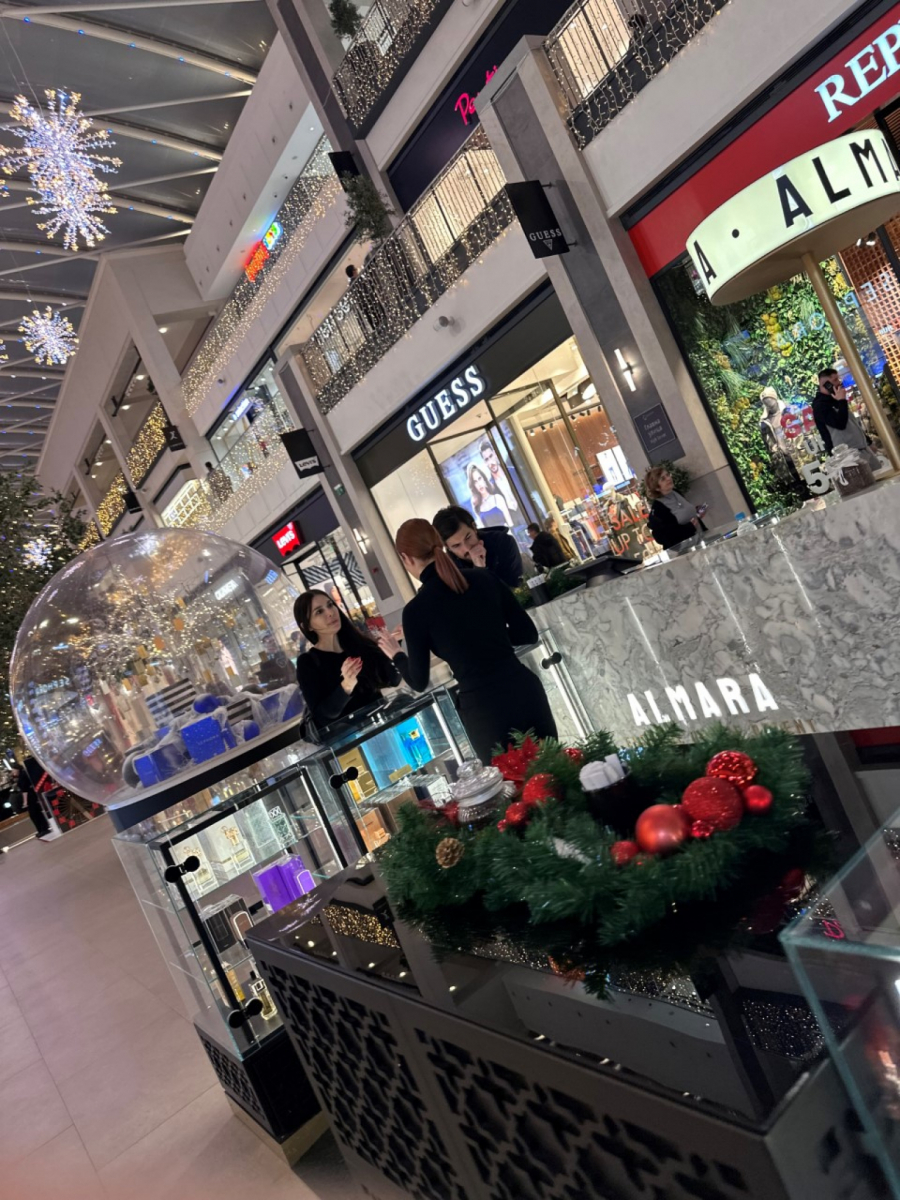 EKSKLUZIVNO! PAPARACO ALO! ULOVIO SLOBINU PRVU SNAJKU I UNUKA KAKO ŠOPINGUJU Milica i Marko rasipaju Miloševićeve pare!