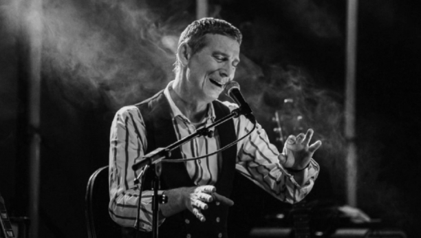 ISPUNJENA POSLEDNJA ŽELJA LEGENDARNOG PEVAČA: Sahranjen Massimo Savić