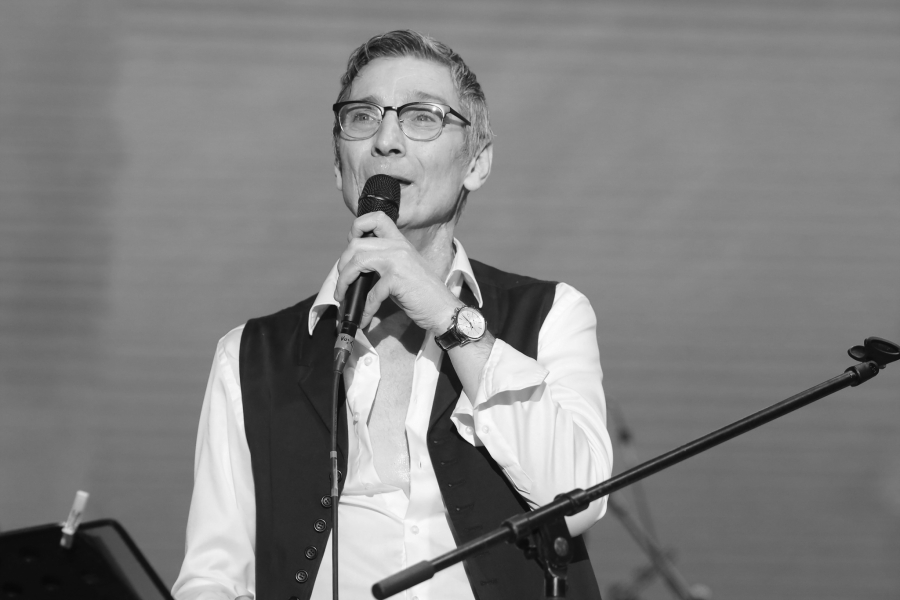 JEZIVA SIMBOLIKA Toni Cetinski otpevao pesmu o datumu smrti Massima Savića