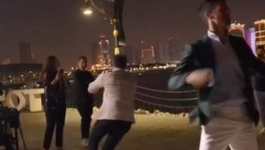 NOLE ŽESTOKO PONIŽEN Đoković morao da pobegne od kamere, svi prasnuli u smeh (VIDEO)