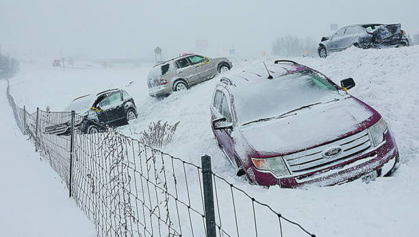 OVO MOŽE DA VAM SPASI ŽIVOT AKO OSTANETE ZAVEJANI Iz Gorske službe spasavanja savetuju da zimi ovo obavezno držite u automobilu