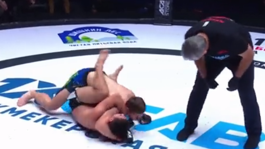 SIN RAMZANA KADIROVA NOKAUTIRAO RIVALA Čečenski vođa slavio, borba bila (ne)regularna (VIDEO)