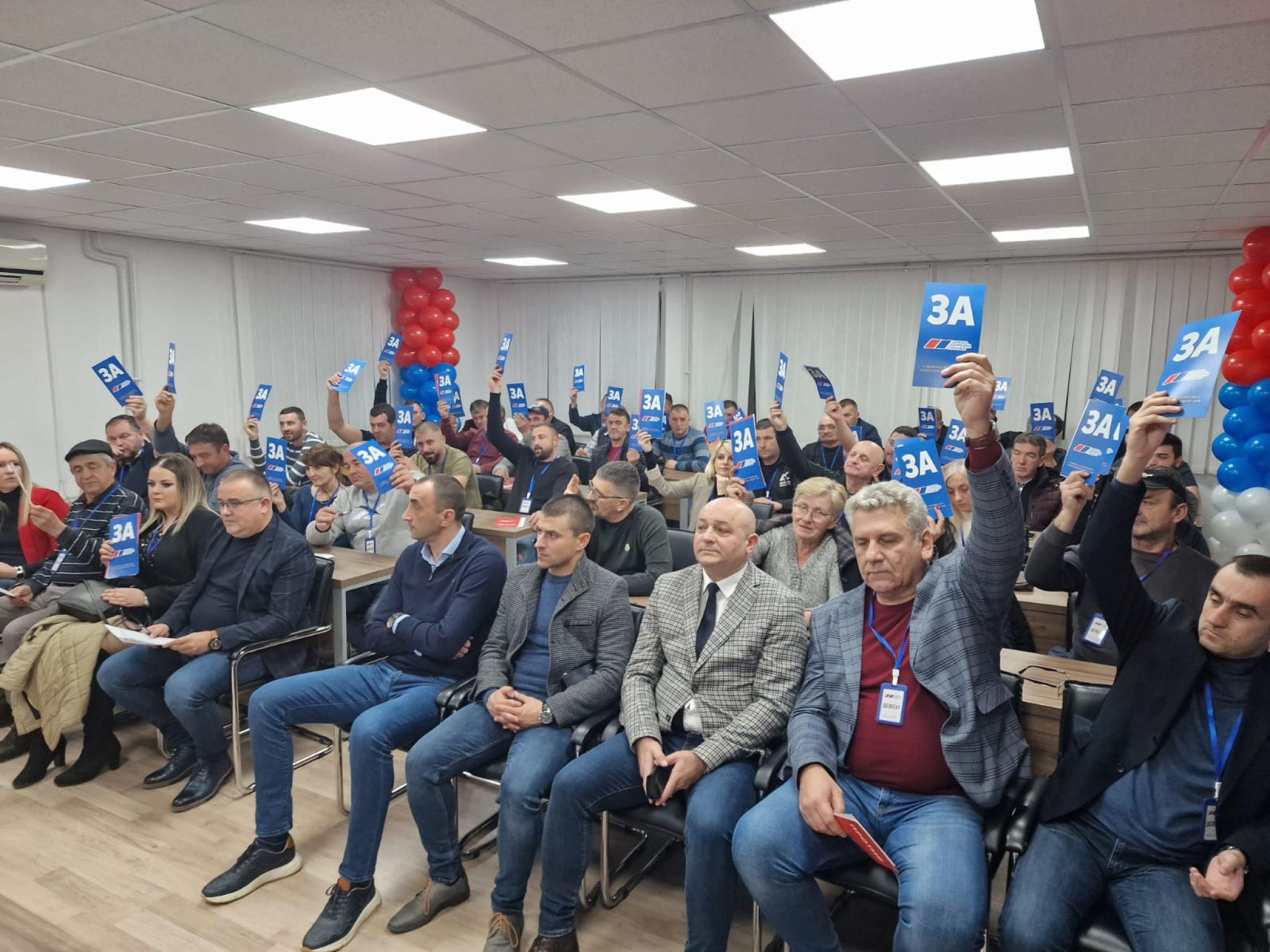 JEDNOGLASNA PODRŠKA Dragan Lazarević izabran za predsednika opštinskog odbora Srpske napredne stranke Ljig