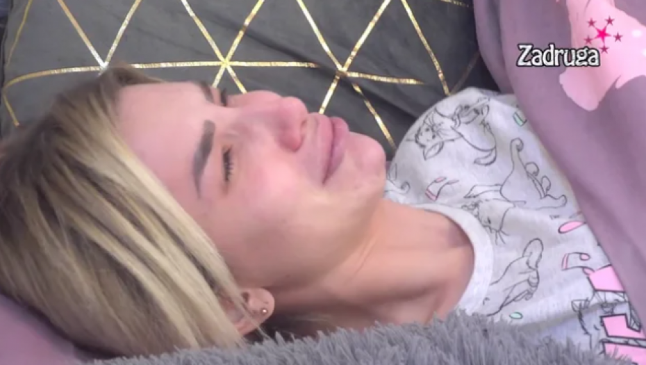 STRAVIČNA ISTINA O ALEKSANDRI NIKOLIĆ Brutalno su je TUKLI, tata joj silovao mamu, a evo šta je bila primorana da radi u Švajcarskoj!