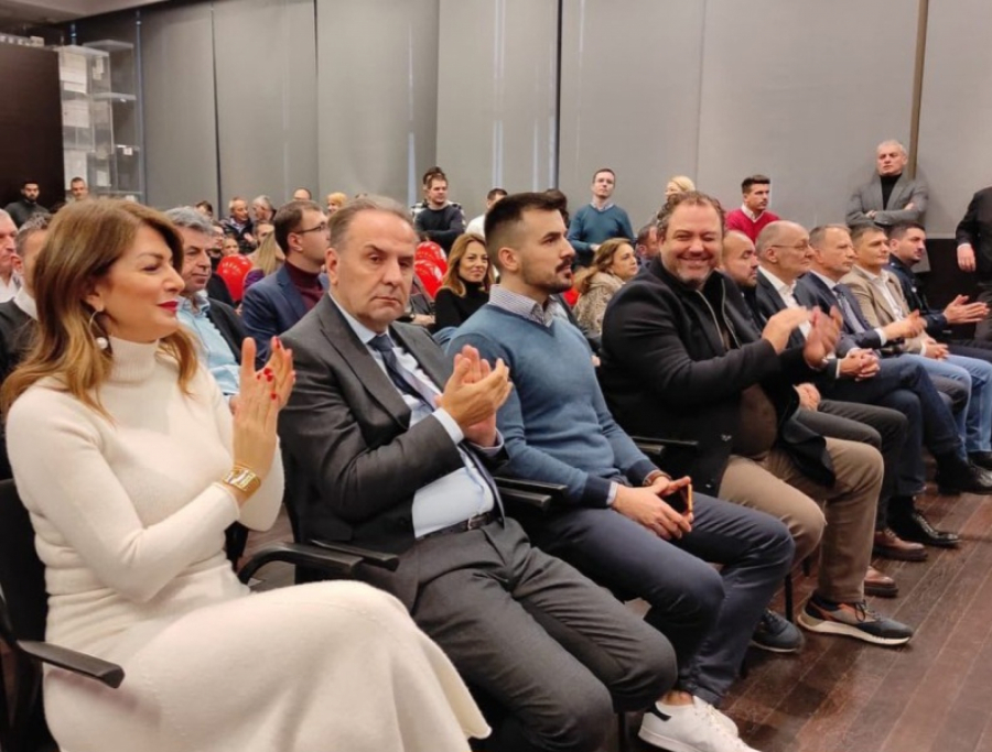 BIVŠA MINISTARKA U BELOJ HALJINI: Tatjana Matić iznenadila