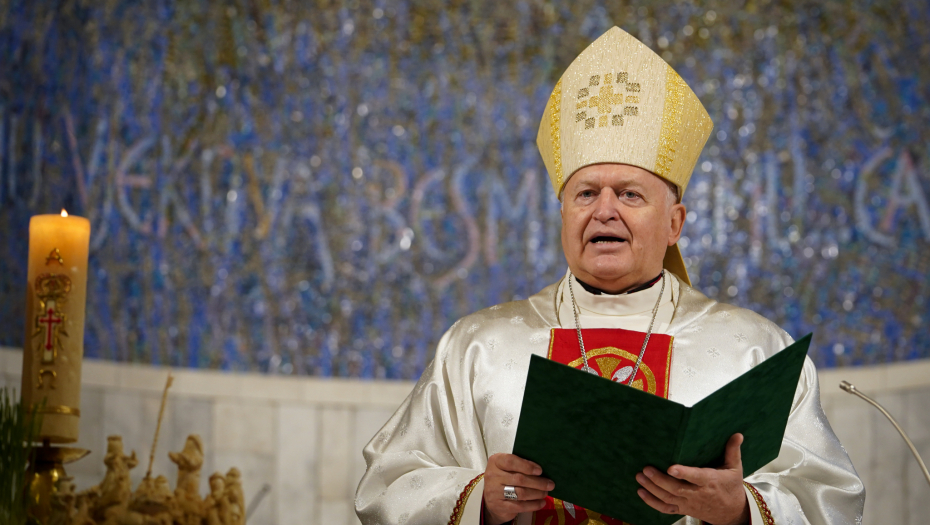 BEOGRADSKI NADBISKUP SLUŽIO BOŽIĆNU MISU: Vernicima poručio da pronađu mir, radost i ljubav