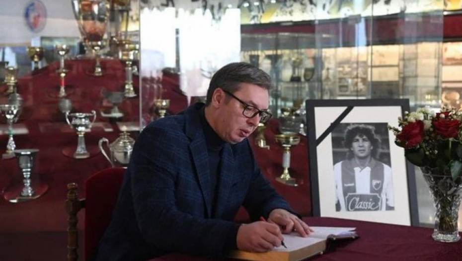 VUČIĆ: Nadam se da će sledeća godina biti uspešnija za sve naše građane