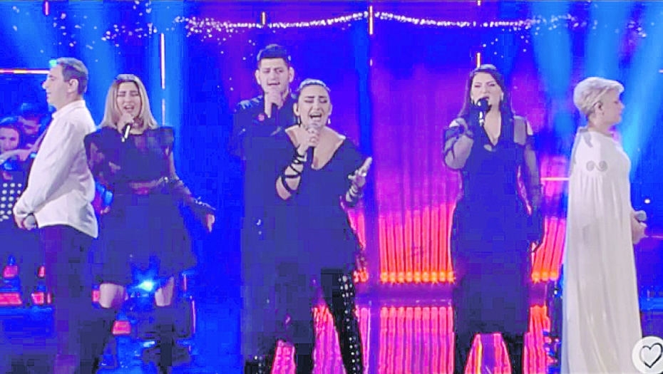 SKANDAL U NAJAVI Pevačica iz Peći peva o lažnoj državi "Kosovo"