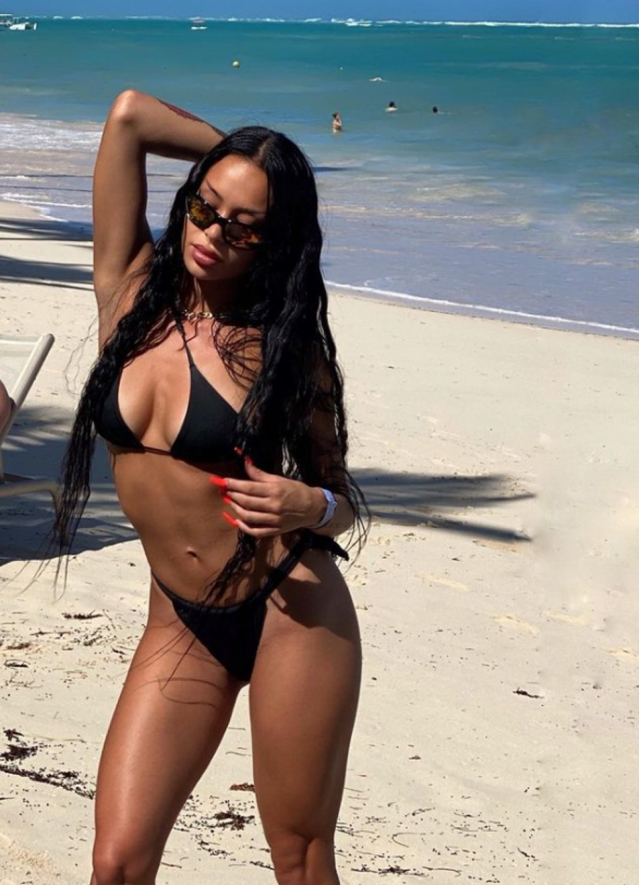 DOKLE VIŠE?! Elena Kitić usijala društvene mreže, komentari samo pljušte: POKAZALA IZVAJANO TELO