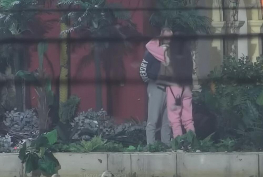 NE MOGU DA SE OBUZDAJU  Zvezdan ljubi Anđelu na rajskom ostrvu