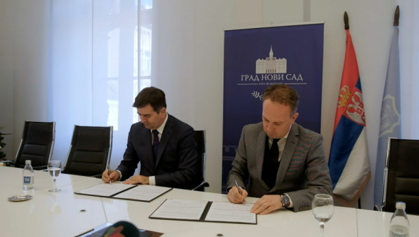 HUMANOST: Potpisan Ugovor o dodeli pomoći Grada Novog Sada za lečenje oboljenja koja se ne mogu lečiti u Srbiji