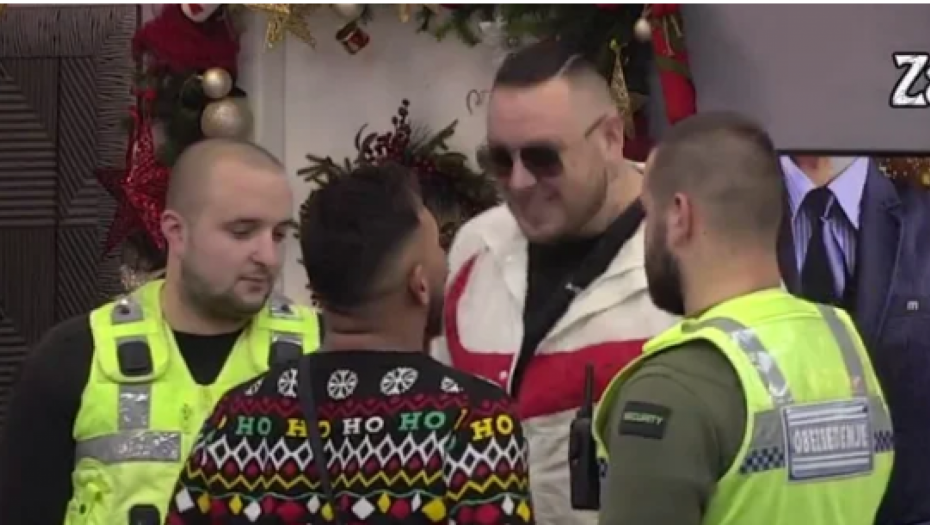 CARU POPUSTILE KOČNICE Nastao totalni haos, obezbeđenje hitno opkolilo crni sto